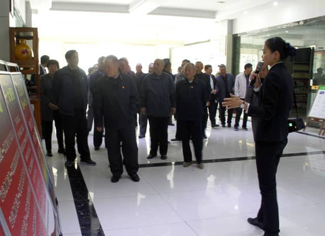 兗州區(qū)人大、政協(xié)領(lǐng)導(dǎo)蒞臨天意機(jī)械參觀考察