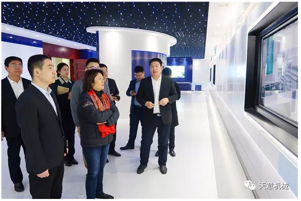 碧桂園集團(tuán)副總裁兼采購中心總經(jīng)理?xiàng)铥惻d一行蒞臨天意參觀考察 碧桂園集團(tuán)副總裁兼采購中心總經(jīng)理?xiàng)铥惻d一行蒞臨天意參觀考察